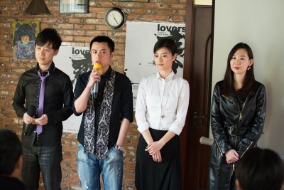 话剧《恋人》媒体见面会  关锦鹏、王媛媛录VCR支持