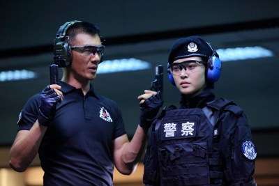 “特警”王妍之英姿飒爽 不爱淘宝爱军装