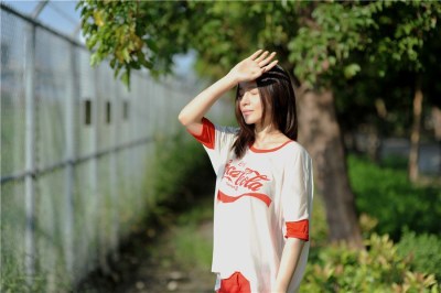 制服校花施诗再曝校园写真