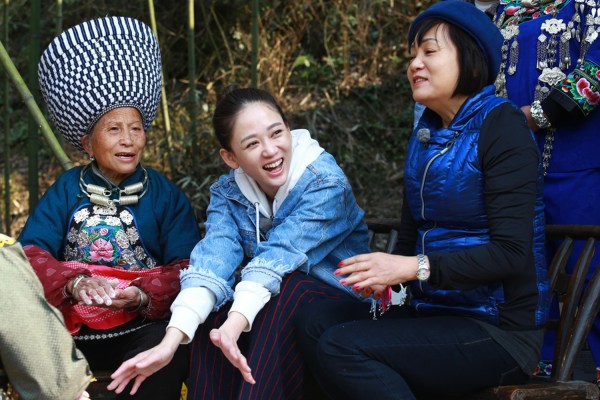 黄晓明成真人版樱木花道 杜淳与陈乔恩球场传
