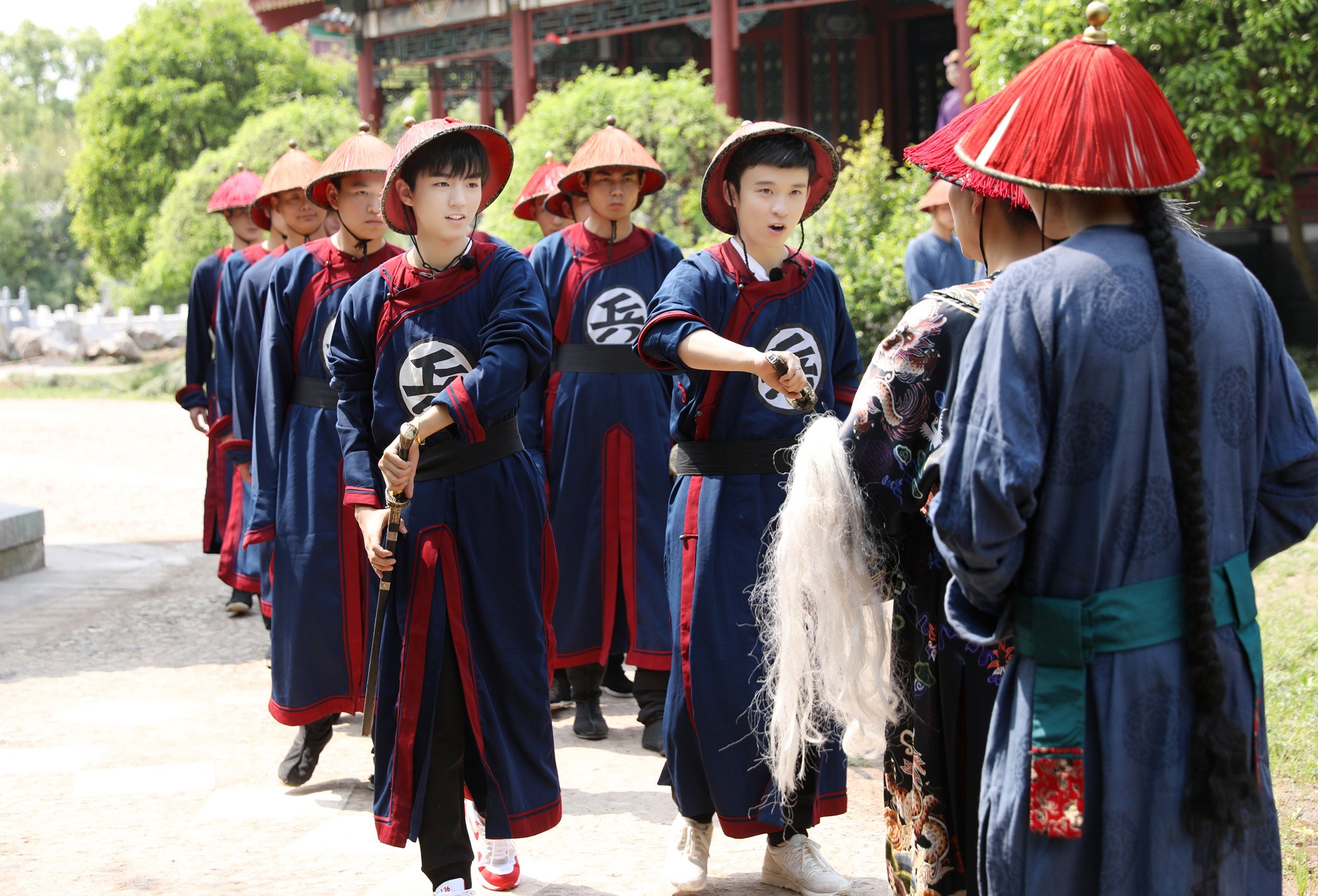 王俊凯董子健巡逻